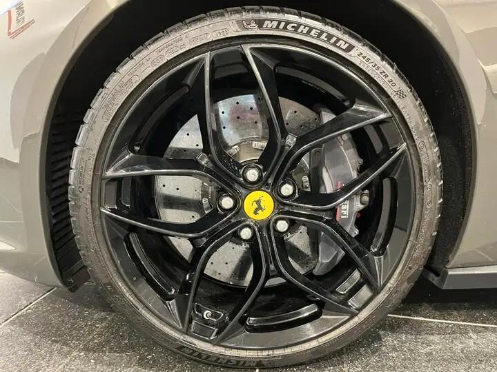 Ferrari GTC4 Lusso GTC4Lusso T
