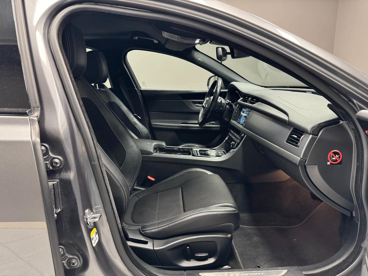 Jaguar XF 2.0 D 180 CV aut. R-Sport