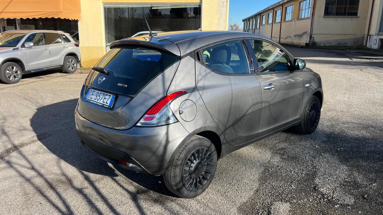 Lancia Ypsilon 1.0 FireFly 5 porte S&S Hybrid Ecochic Gold