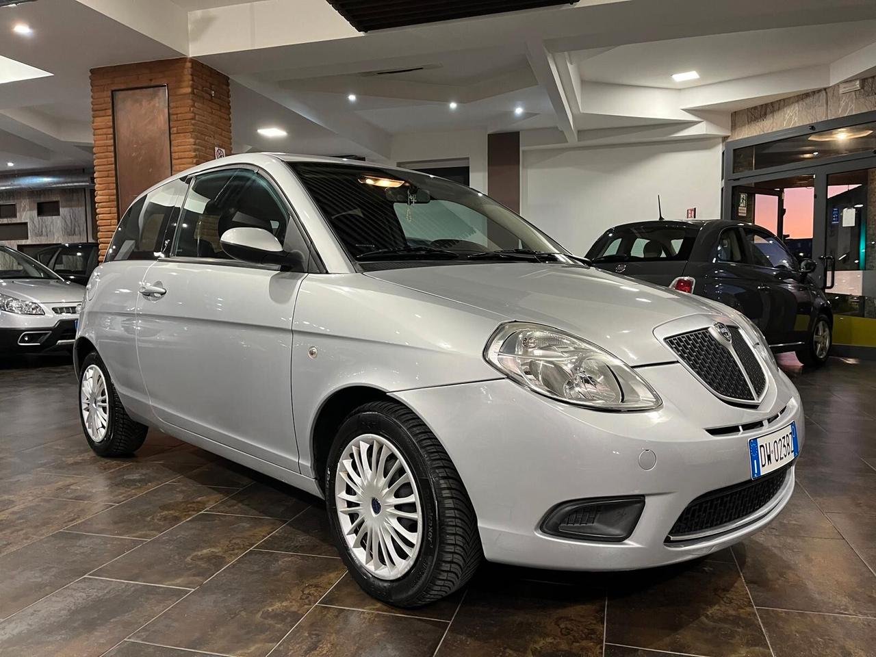 Lancia Ypsilon 1.4 Argento