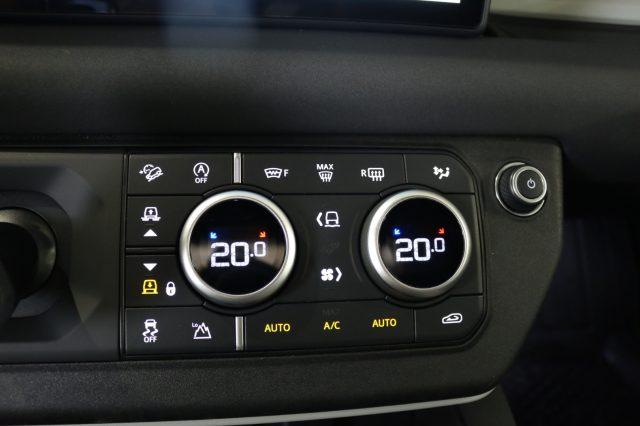 LAND ROVER Defender 110 3.0D I6 200 CV X-Dynamic SE "" TETTO PANO""