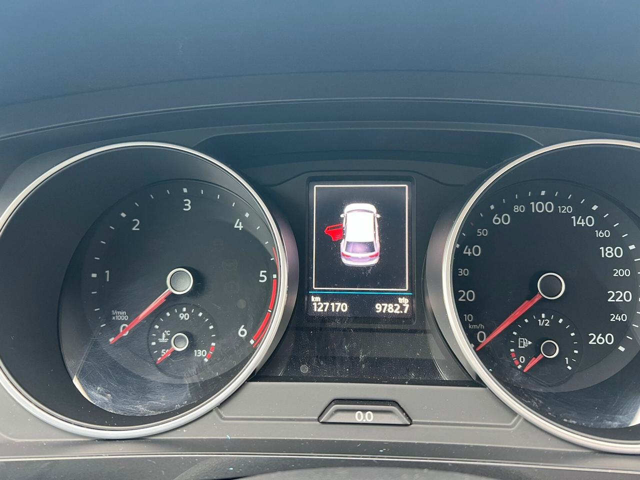 Volkswagen Tiguan 1.6 TDI SCR Sport BlueMotion R-LINE