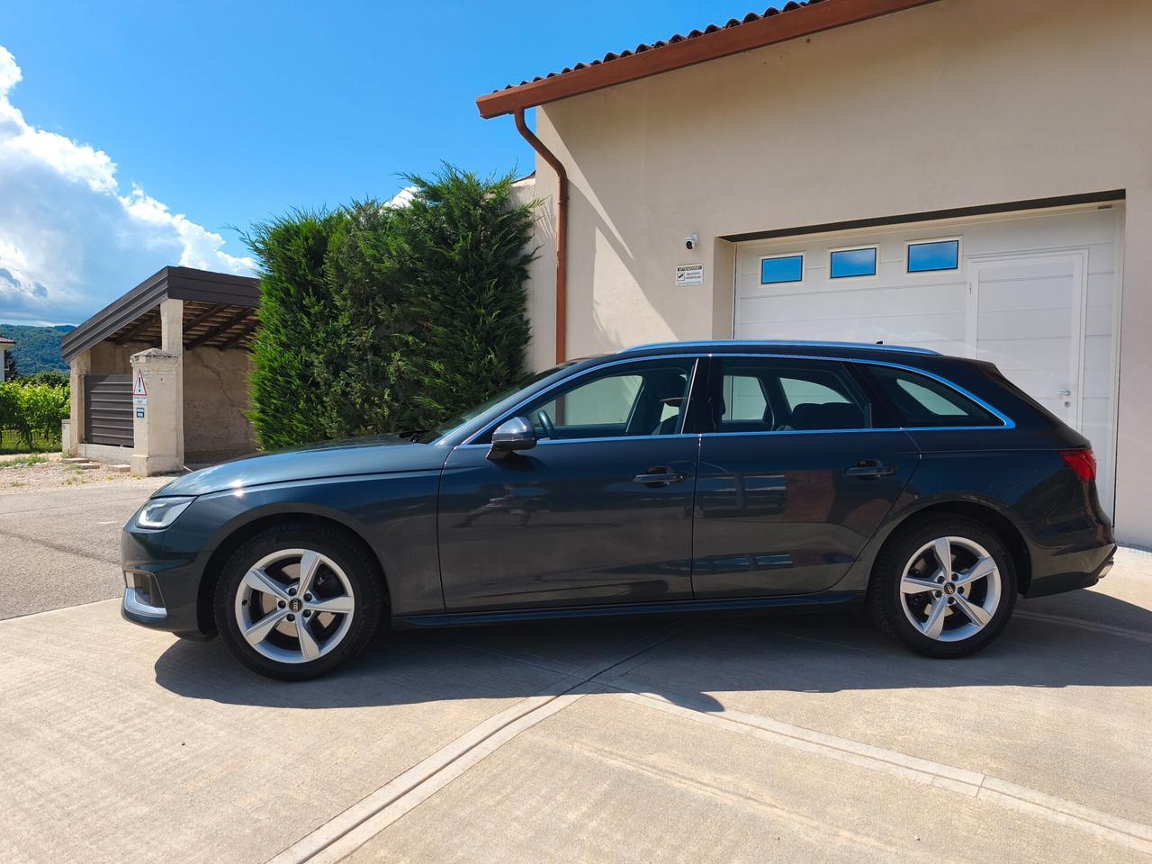 Audi A4 Avant 35 TDI/163 CV Mhev -S tronic Business Advanced