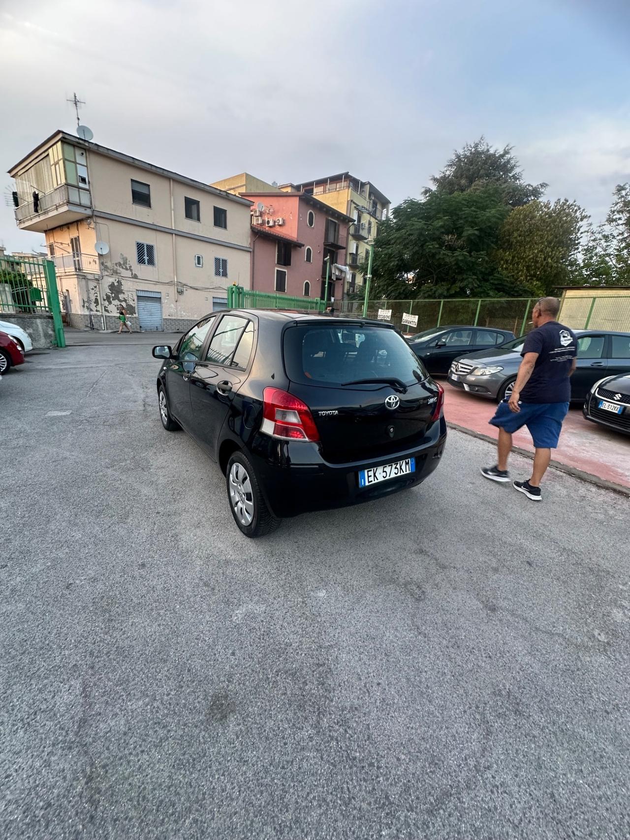 Toyota Yaris 1.0 5 porte Now