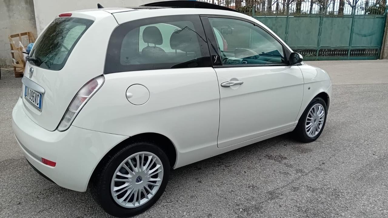 Lancia y 1.2 benz t.aprib.full/opt-2009