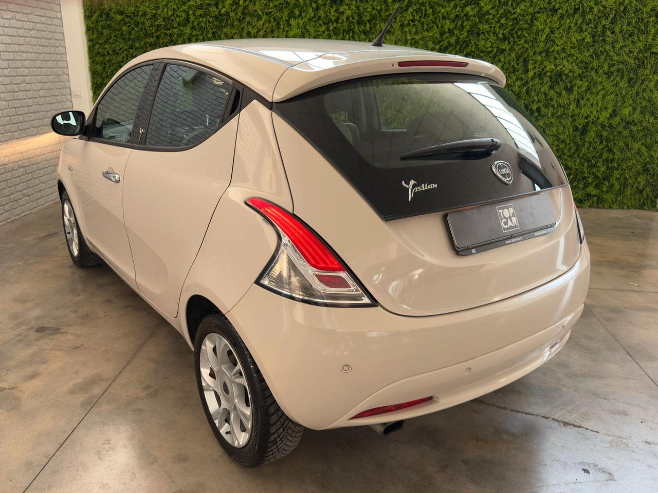 Lancia Ypsilon 1.2 69 CV 5 porte Platinum