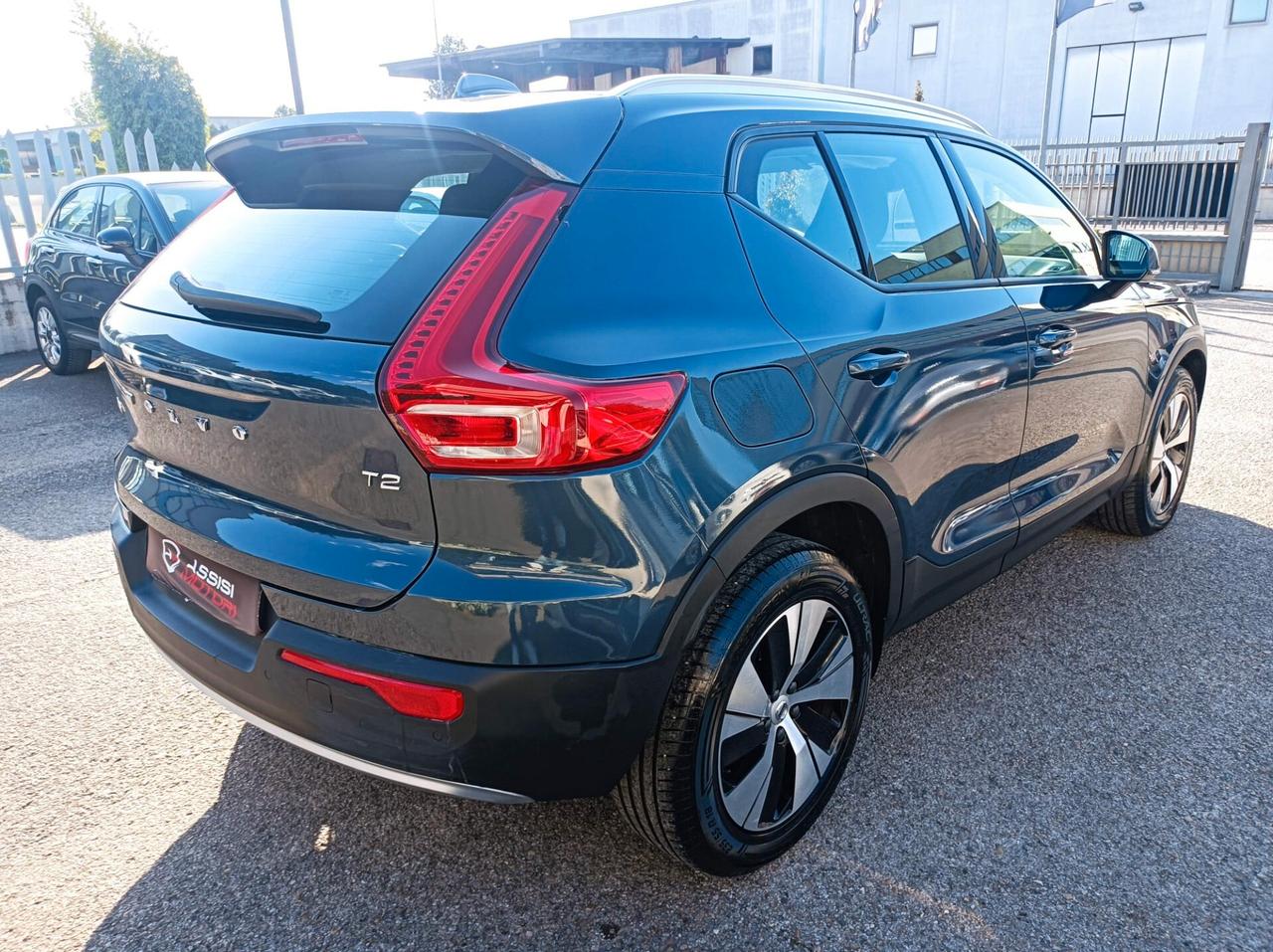 Volvo XC40 T2 Geartronic Momentum Pro