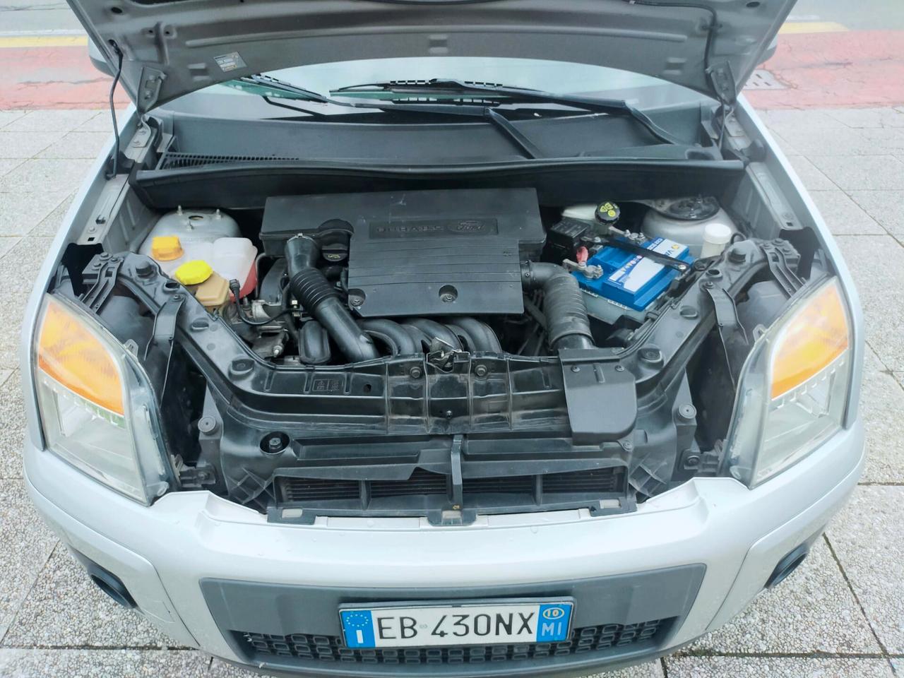 Ford Fusion FORD FUSION 1.4 16V 5p. Bz.- GPL TITANIUM