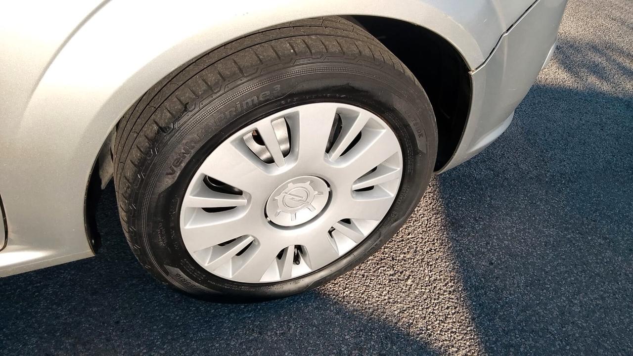 Opel Zafira 1.6 BENZINA METANO 7 POSTI