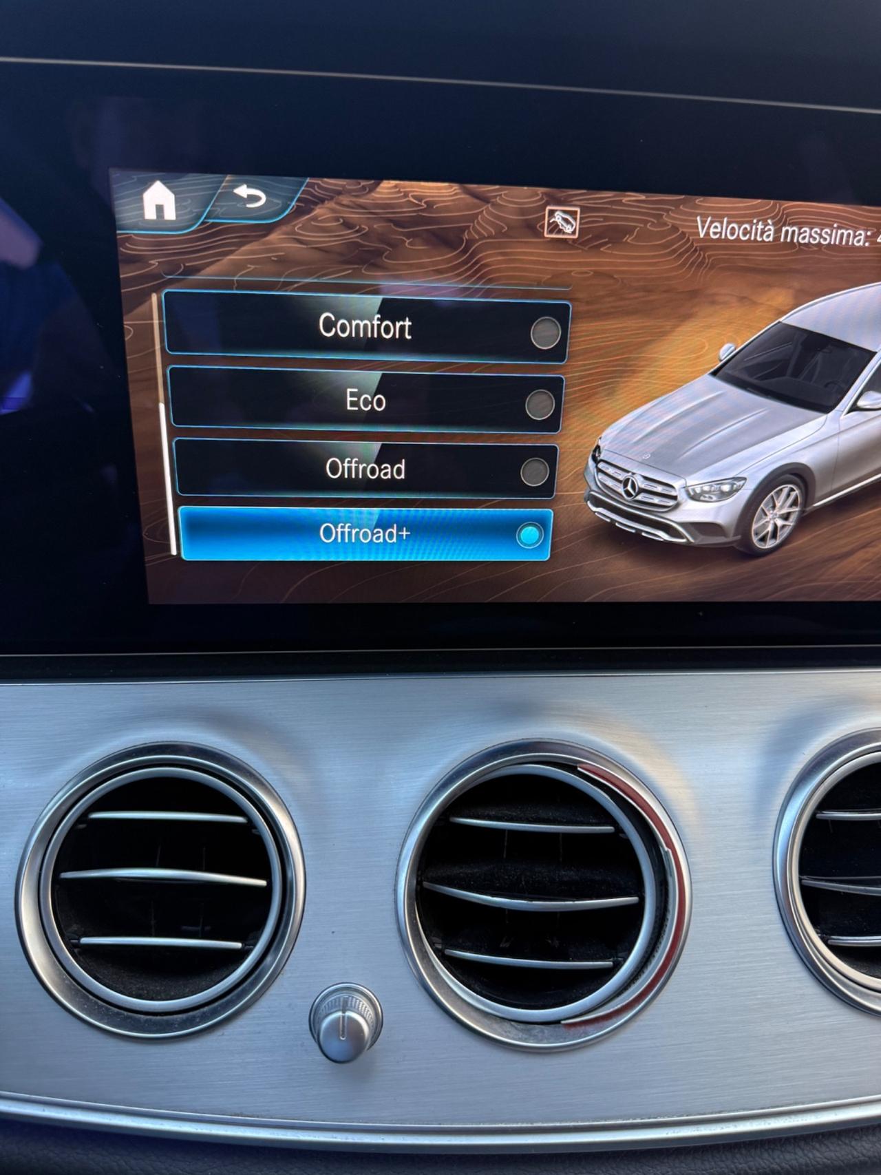 Mercedes-benz E 220 .4Matic Aut.Premium .All-Terrain