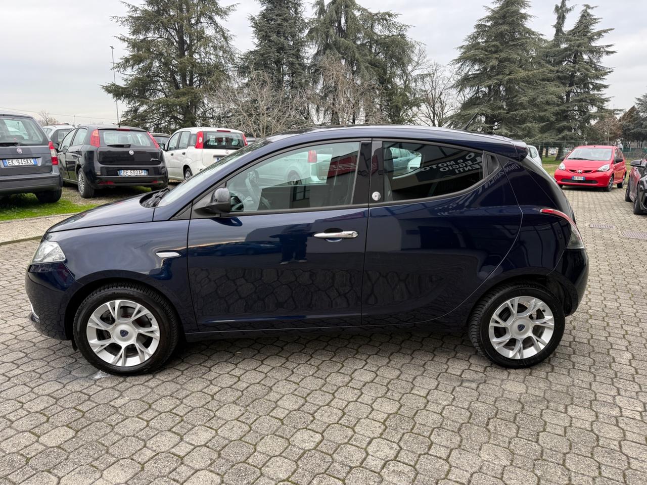 Lancia Ypsilon 1.2 69 CV 5 porte GPL Ecochic Gold