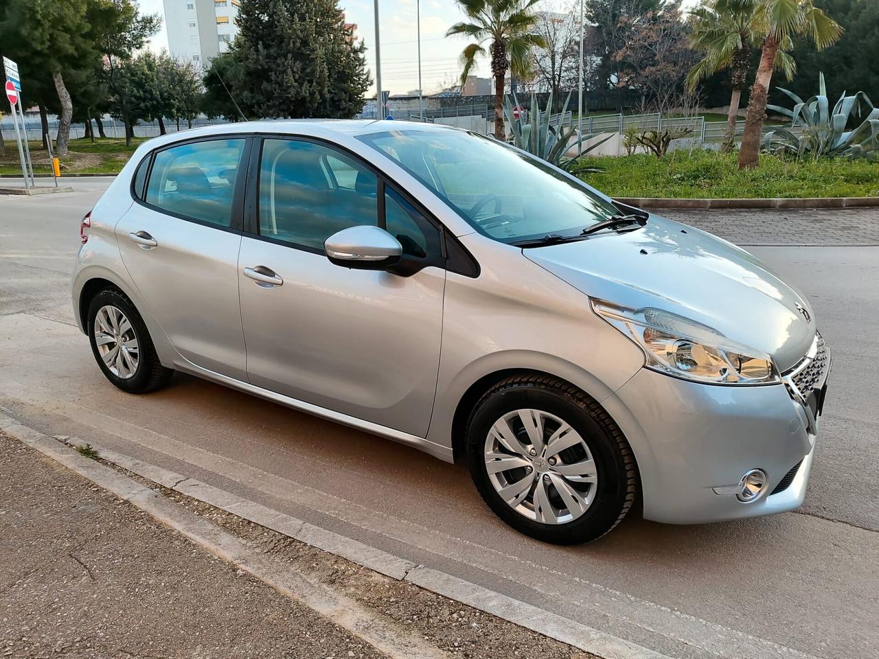 Peugeot 208 1.4 HDi 68 CV!!