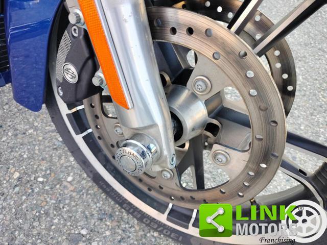 HARLEY-DAVIDSON FLHX Street Glide SPECIAL 107