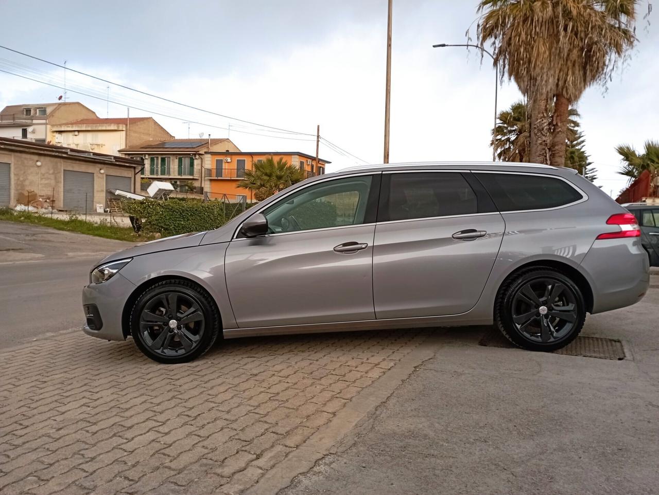 Peugeot 308 BlueHDi 130 S&S EAT8 Allure Panoramico