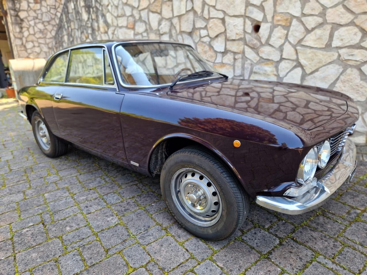 Alfa Romeo GT 1300