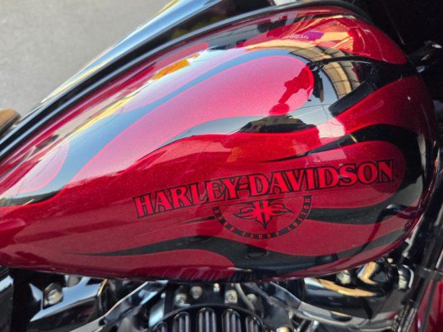 HARLEY-DAVIDSON FLTRXS Road Glide 107 hard candy custom UNICA !!!