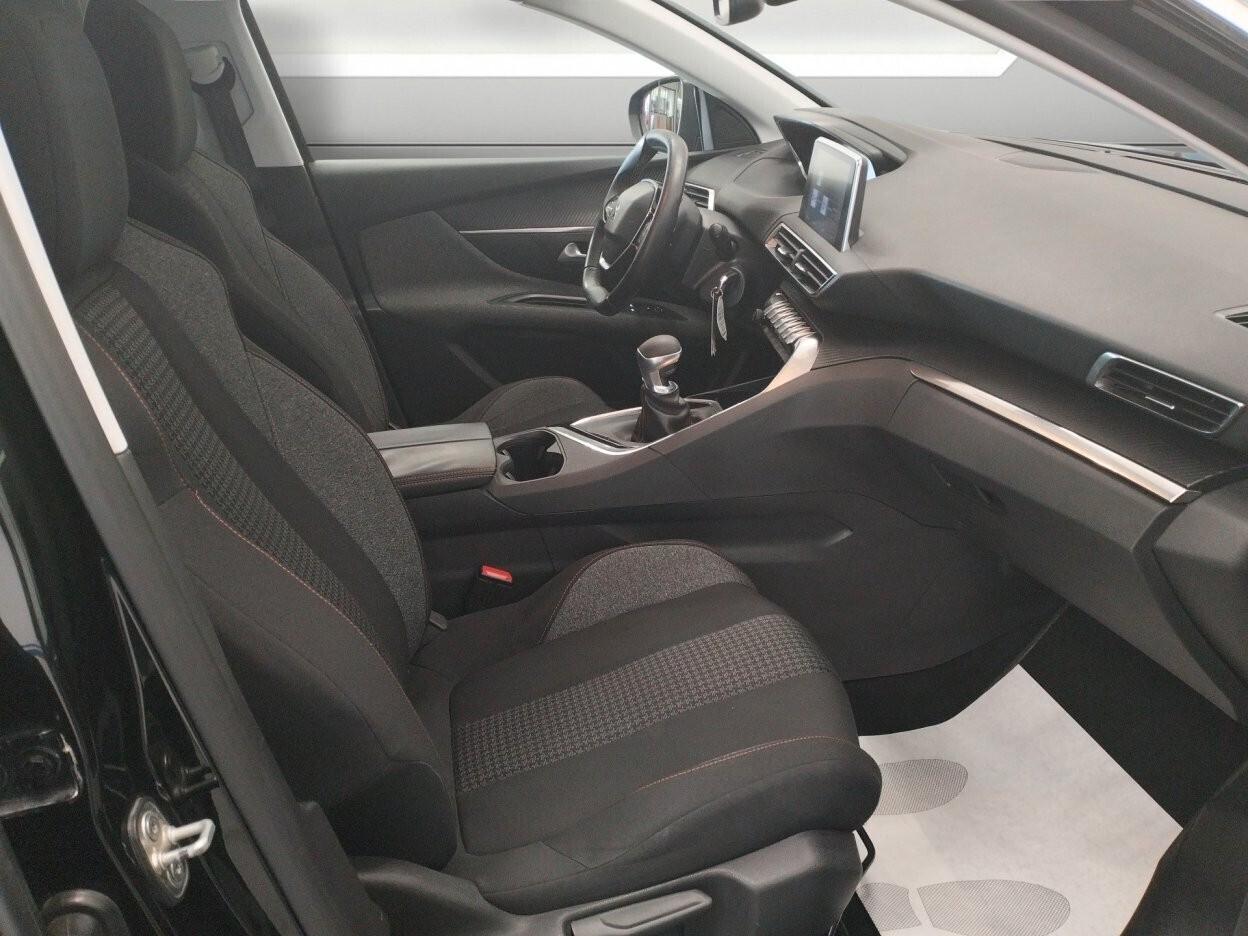 Peugeot 3008 1.5 bluehdi Active *92.000 KM*