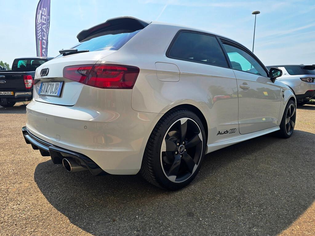 Audi A3 1.8 TFSI 180CV S LINE ESTETICA S3