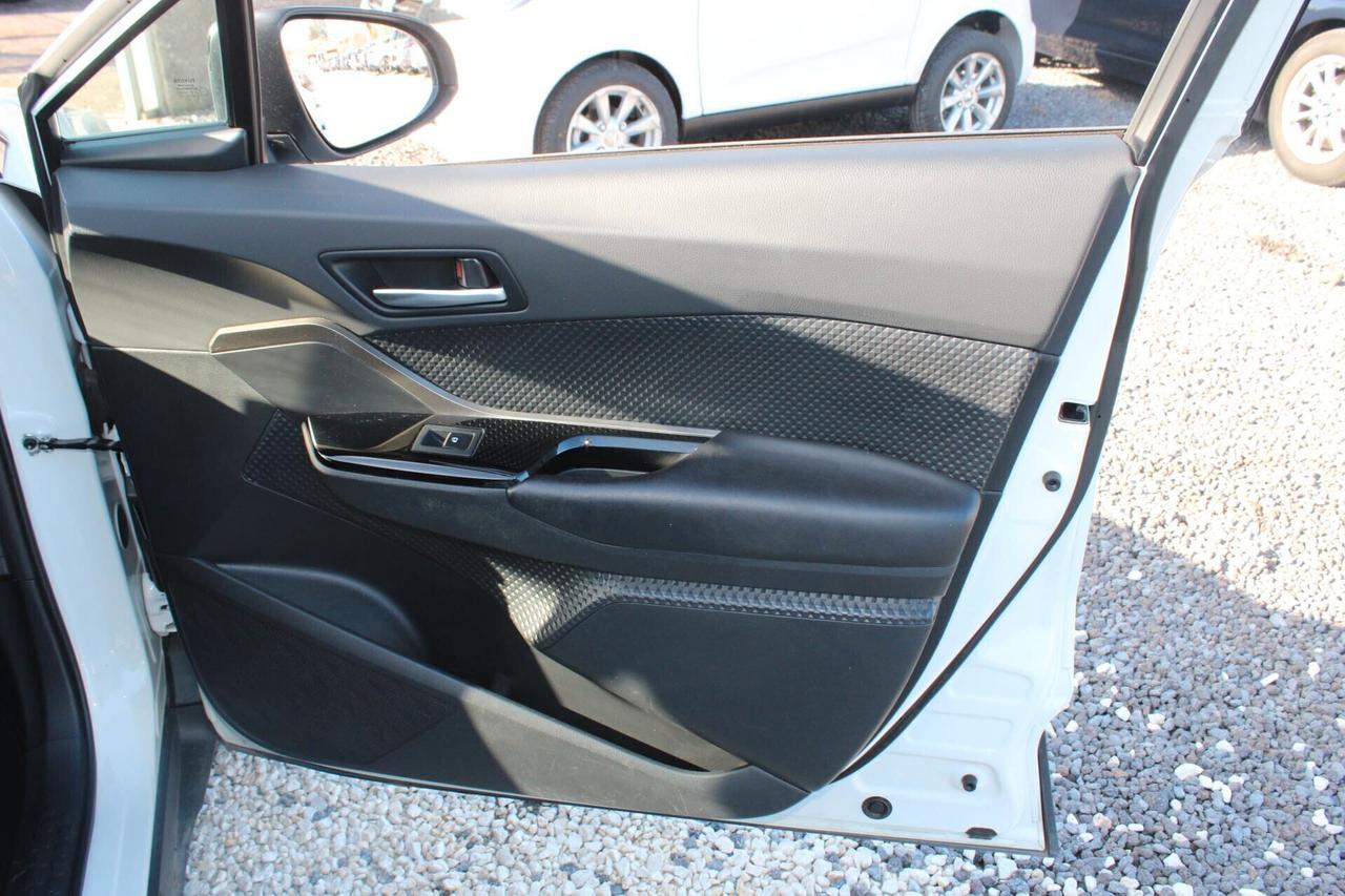 Toyota C-HR 1.8 Hybrid E-CVT Trend