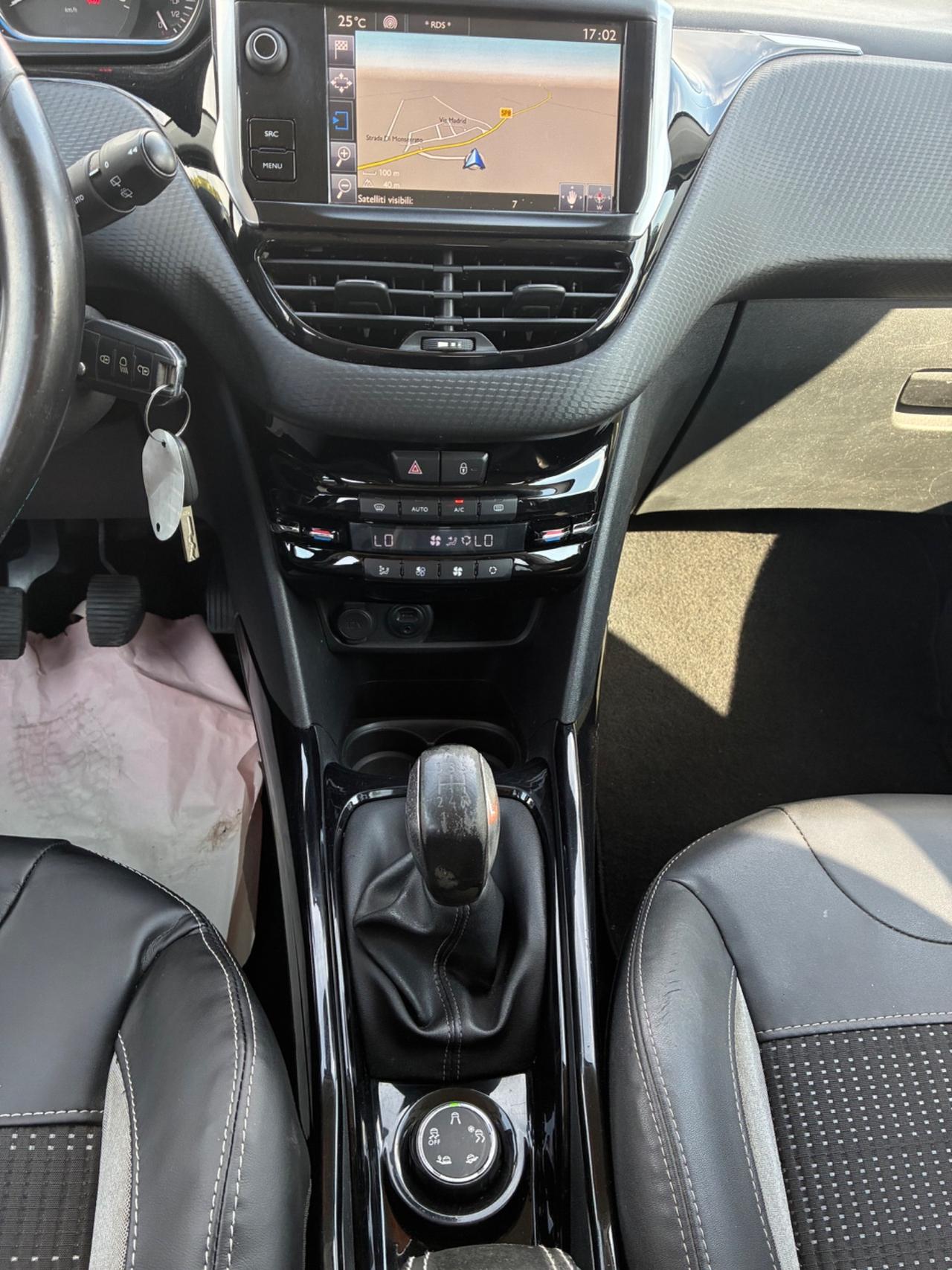 Peugeot 2008 BlueHDi 100 S&S Black Matt