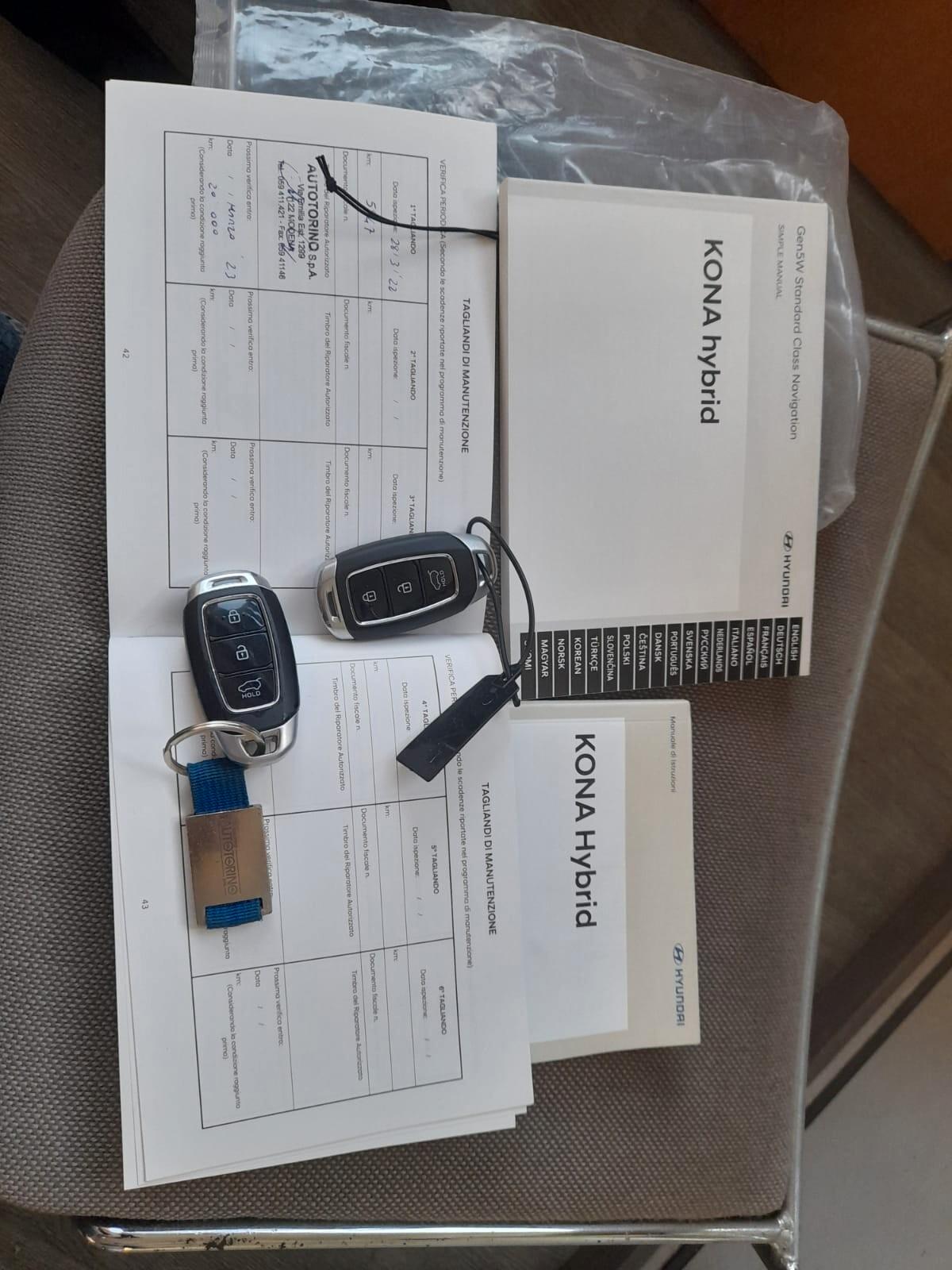 Hyundai Kona adatta a neo patentati
