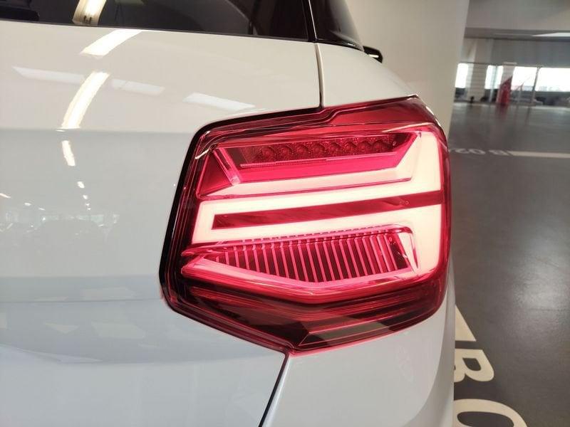 Audi Q2 Q2 35 2.0 tdi Identity Black s-tronic