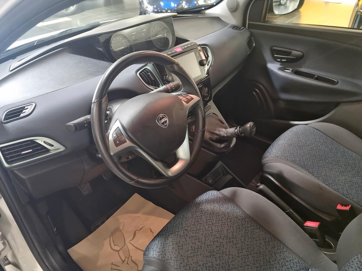 Lancia Ypsilon Gold 1.0 Hybrid 5 porte AZIENDALE