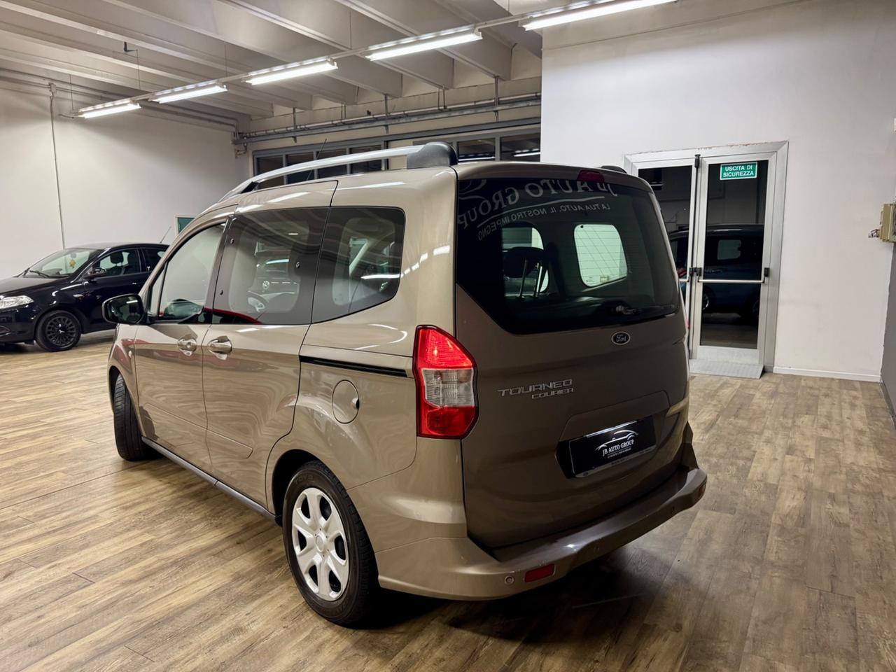 Ford Tourneo Courier 1.5 Sport