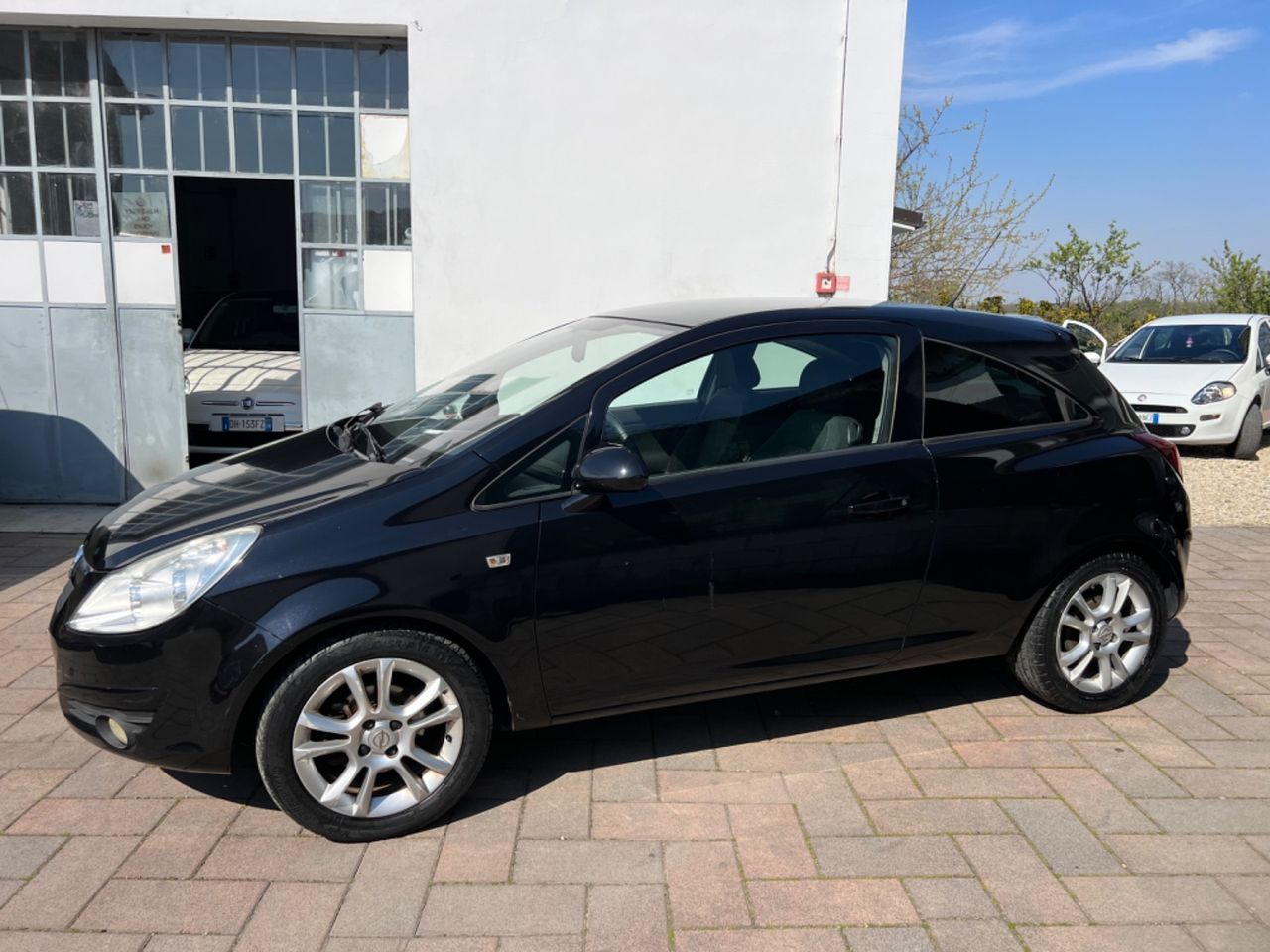 Opel Corsa 1.4 16V 3 porte Enjoy