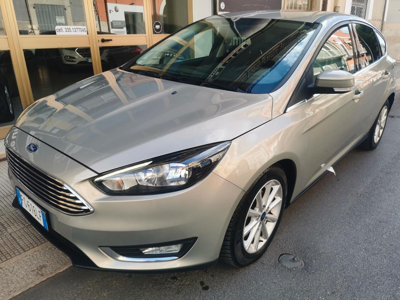 Ford Focus 1.5 TDCi 120 CV berlina Titanium led navi camera