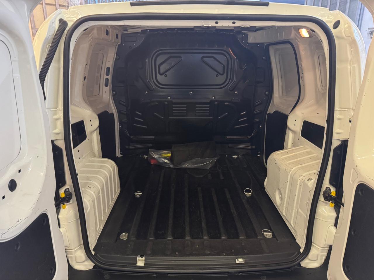 Fiat Fiorino 1.3 MJT 95CV Cargo Adventure