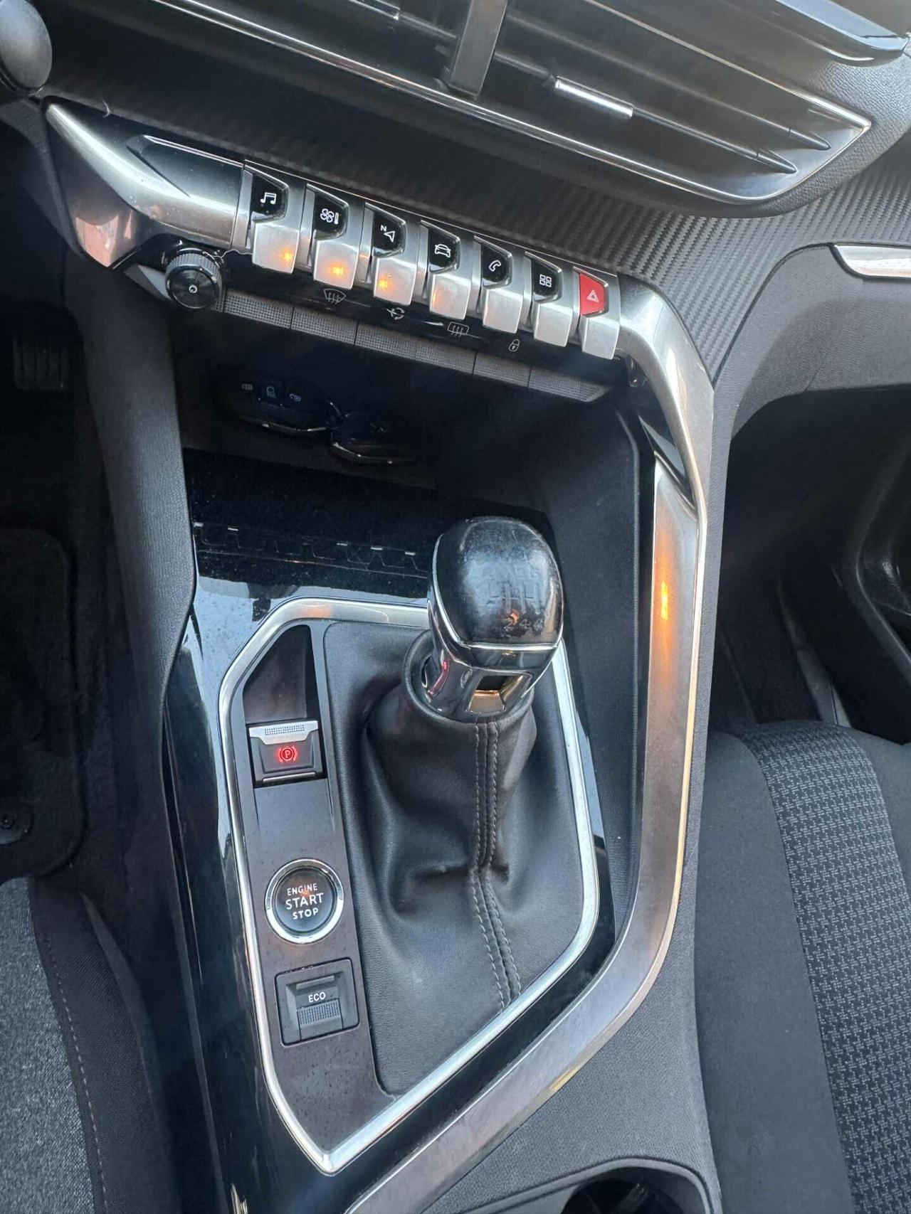 Peugeot 2008 Anno 2021 1.5 Diesel 139.000 KM