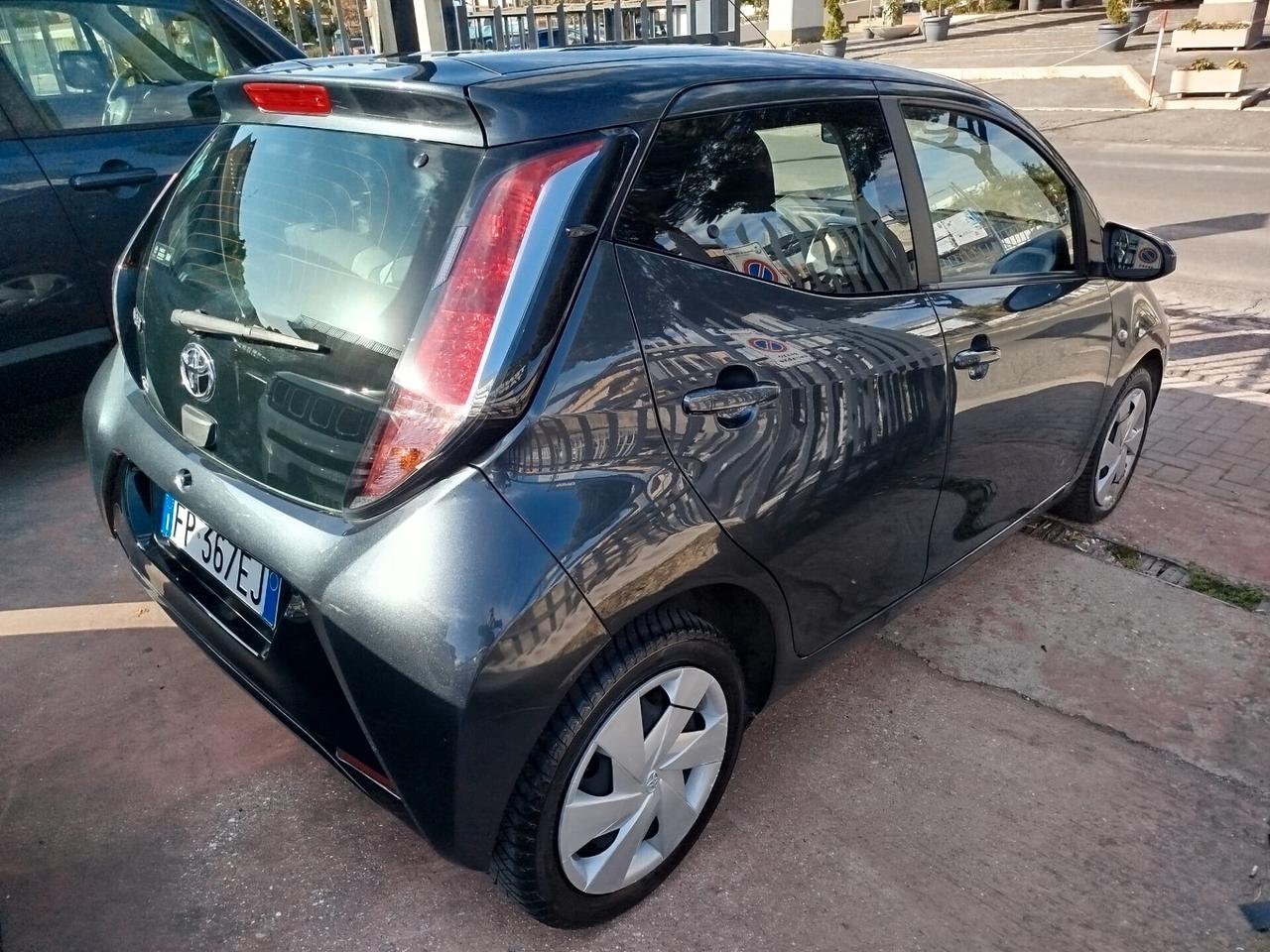 TOYOTA AYGO 1.0 AUTOMATICA* PREZZO VERO* 5 PORTE UNIPRO- KM CERTI- GARANZIA 12 MESIU