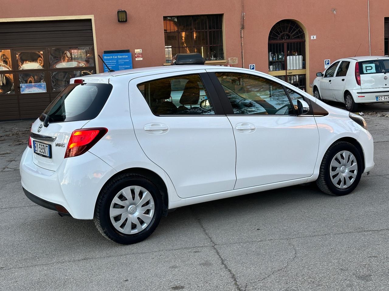 Toyota Yaris 1.0 5 porte Lounge solo 120mila km