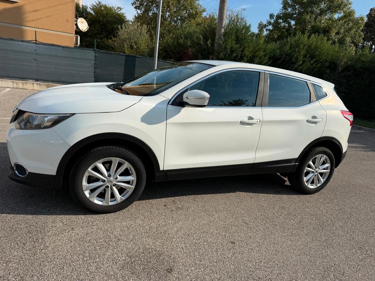 Nissan Qashqai 1.2 - NEOPATENTATI - 12 MESI DI GARANZIA -