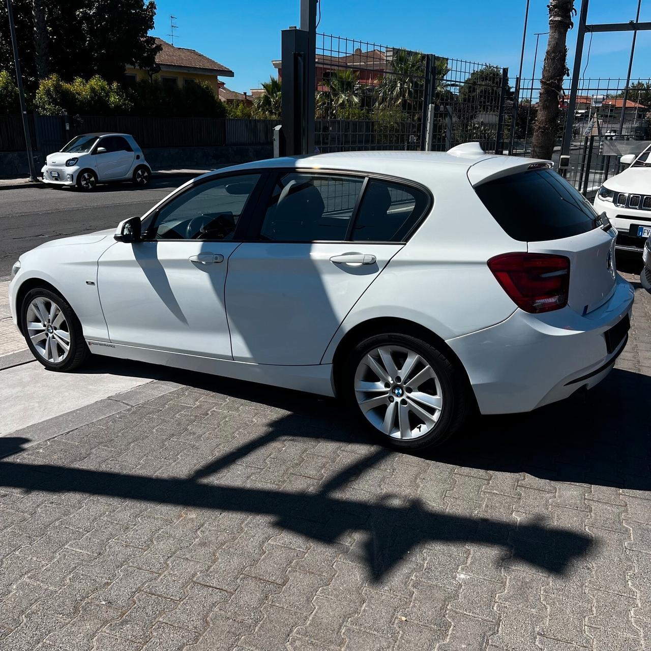 Bmw 114 114d 5p. Unique