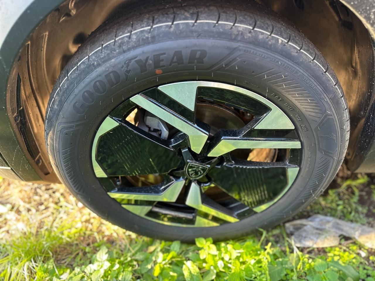 PEUGEOT 2008 II 2023 - 2008 1.2 puretech Allure s&s 100cv