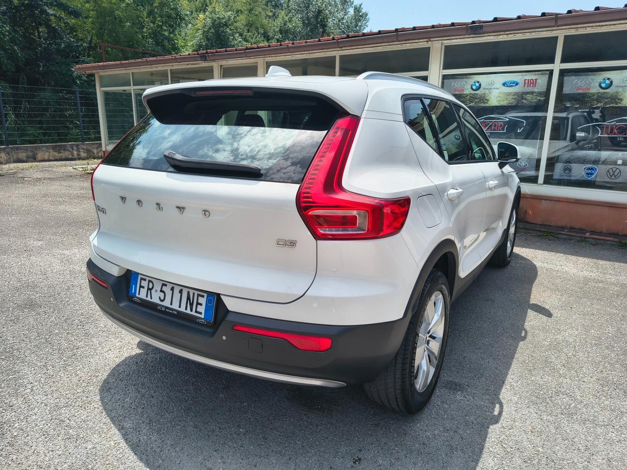 VOLVO XC40 D3 MOMENTUM "MAI VISTA UNA SIMILE"