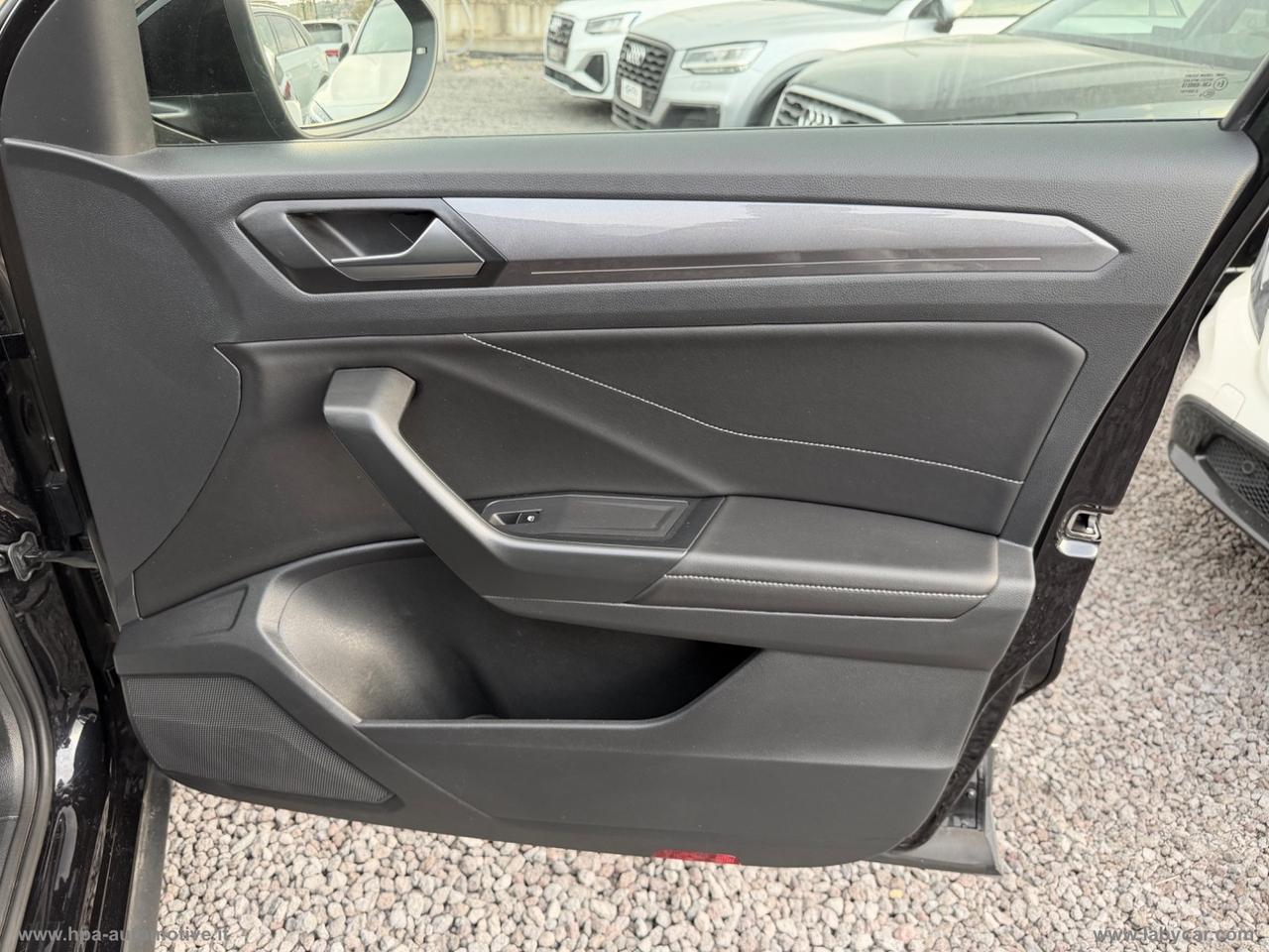 VOLKSWAGEN T-Roc 1.0 TSI Style NAVI LED IQ-LIGHT RETROCAMERA