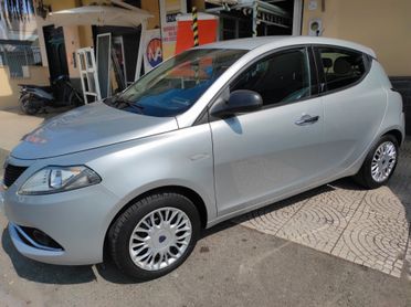 Lancia Ypsilon 2016 1.2 benz Bluetooth Comand V