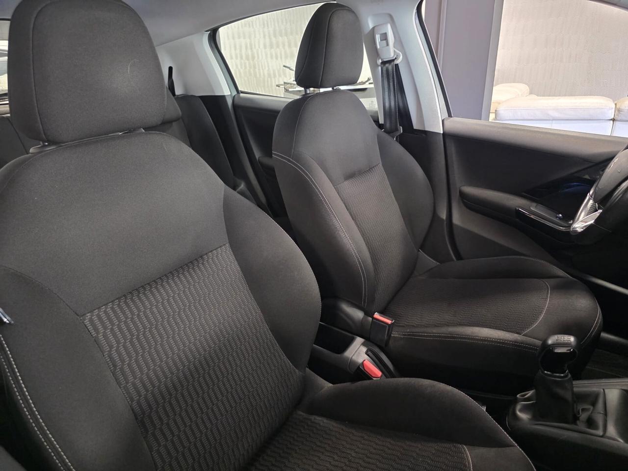 Peugeot 208 PureTech 82 5 porte Allure