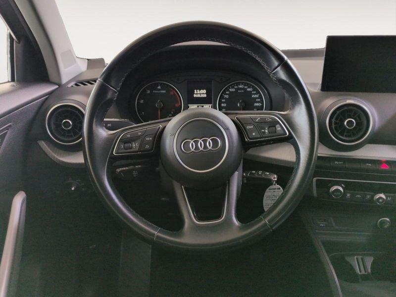 Audi Q2 2.0 30 TDI BUSINESS S TRONIC