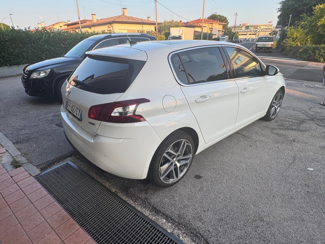 Peugeot 308 BlueHDi 150 S&S Allure