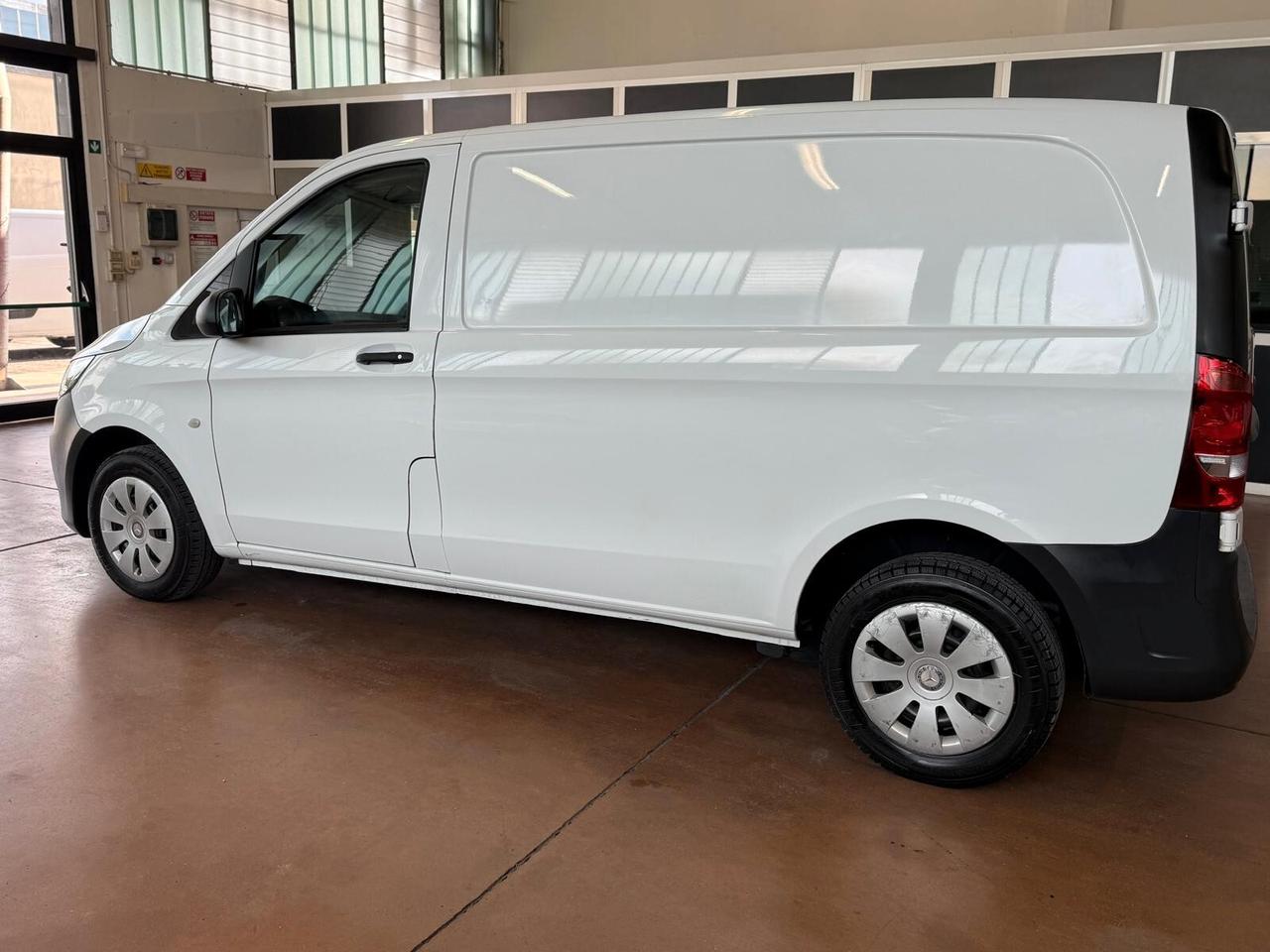 Mercedes Benz VITO 114 CDI COMPACT 2.2 6 MARCE COMPACT