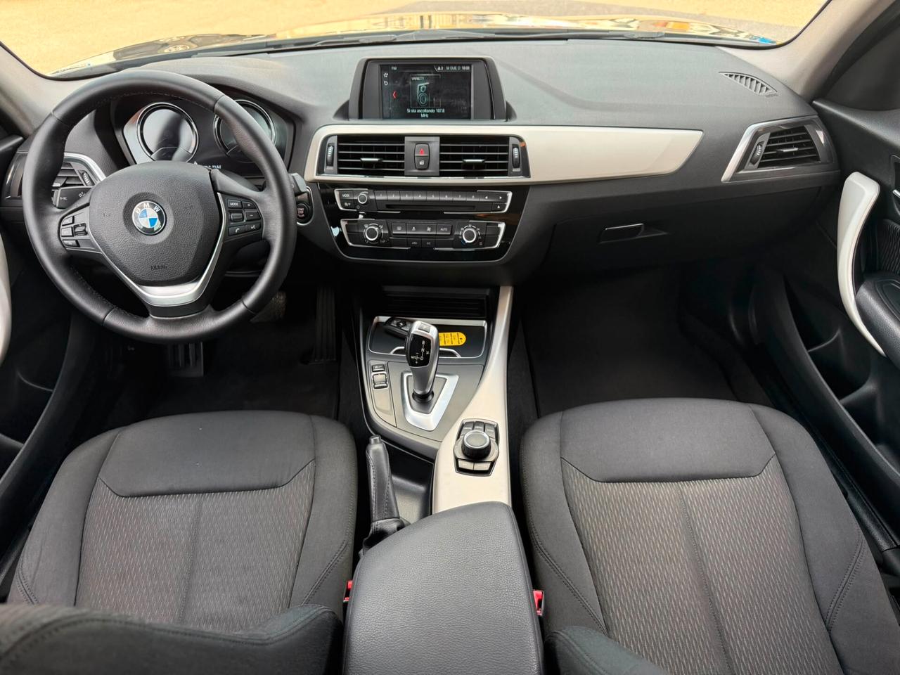 Bmw 116 116d 5p. Urban