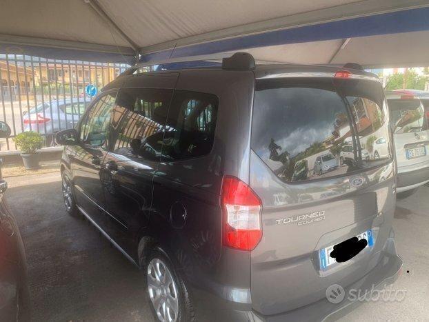 Ford Tourneo Courier 10000