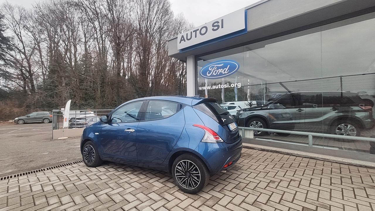 Lancia Ypsilon 1.0 FireFly 5 porte S&S Hybrid Ecochic Gold