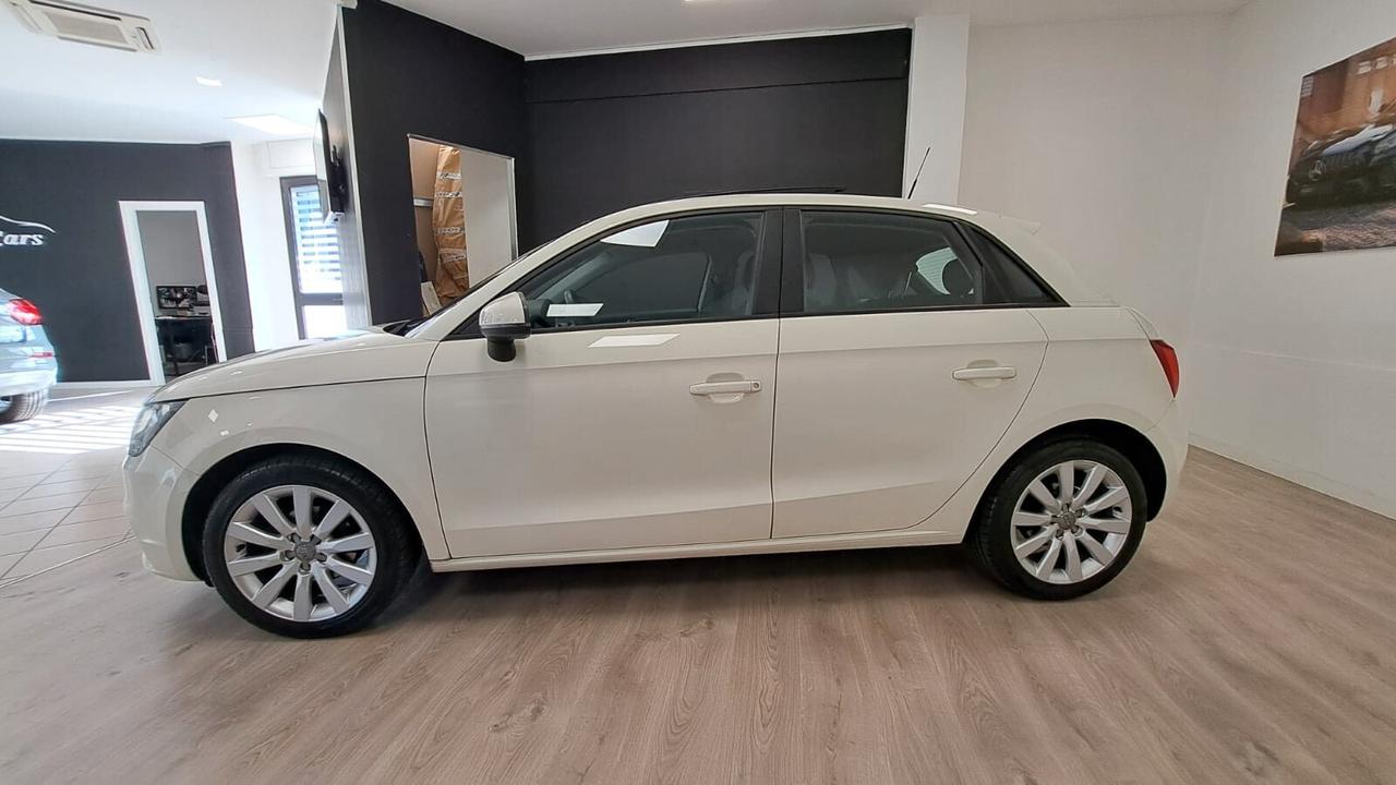 Audi A1 1.6 TDI 90CV con TETTO