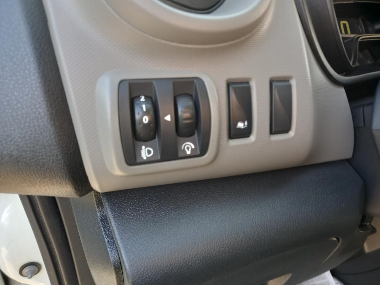 Renault Trafic T29 1.6 dCi 145CV 9 POSTI