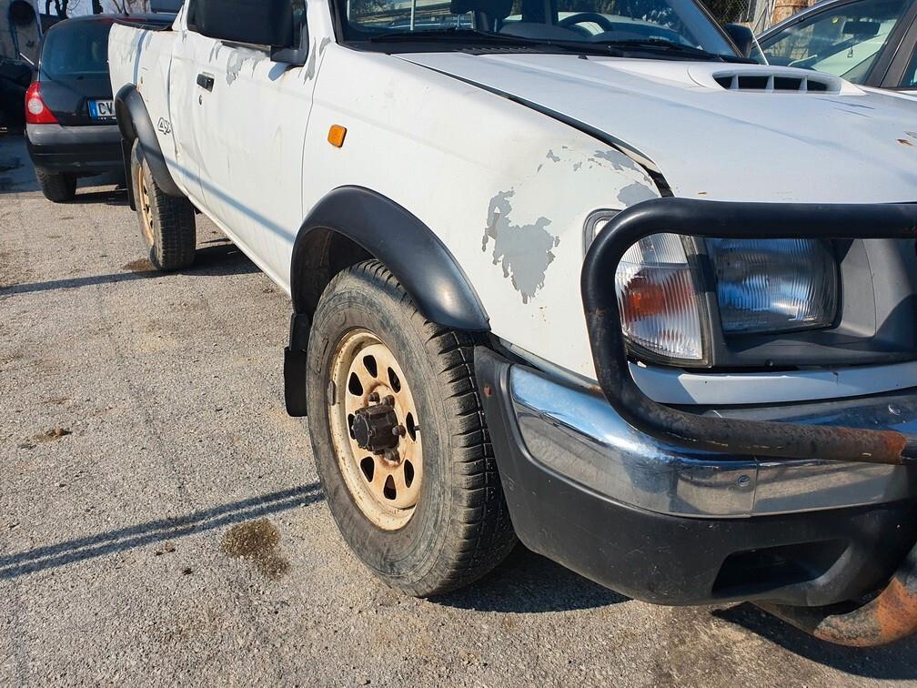 Nissan Navara (D22) 2.5 TD 103CV 4WD Cab. Singola